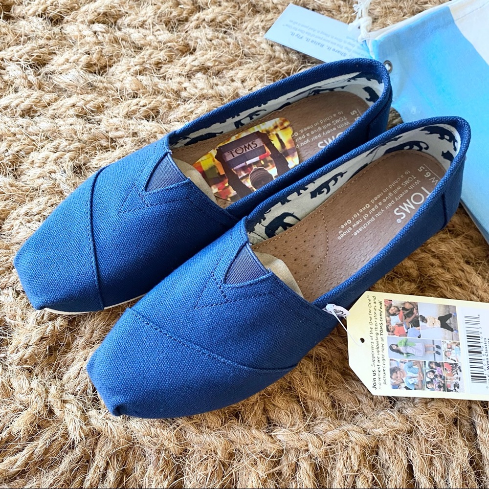 TOMS Navy Canvas Women's Classic Size 6.5 NIB
